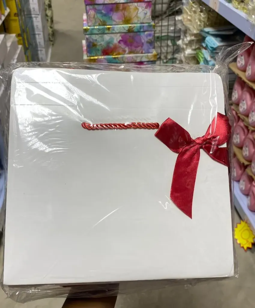 Box gift bag medium